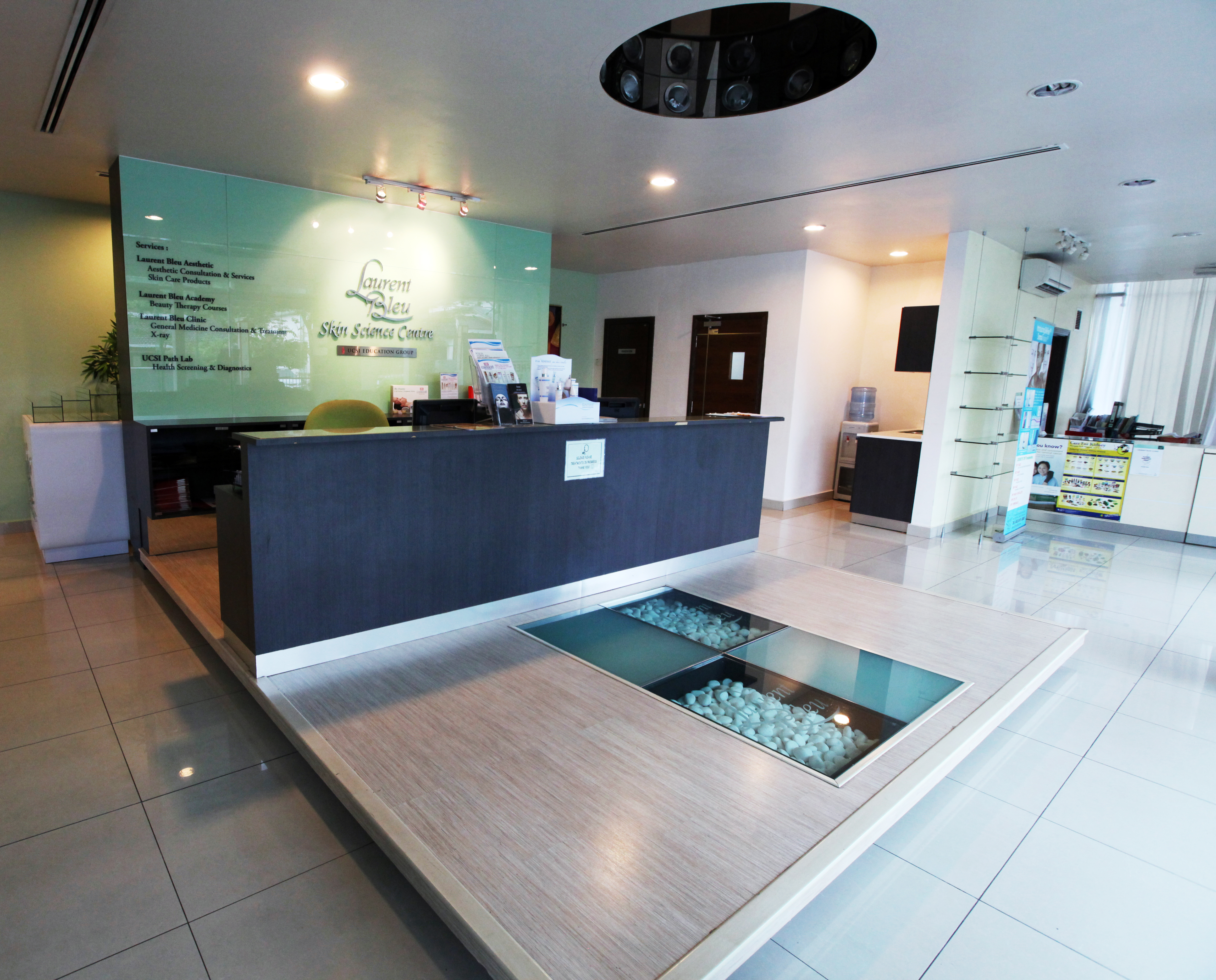 Laurent Bleu Clinic