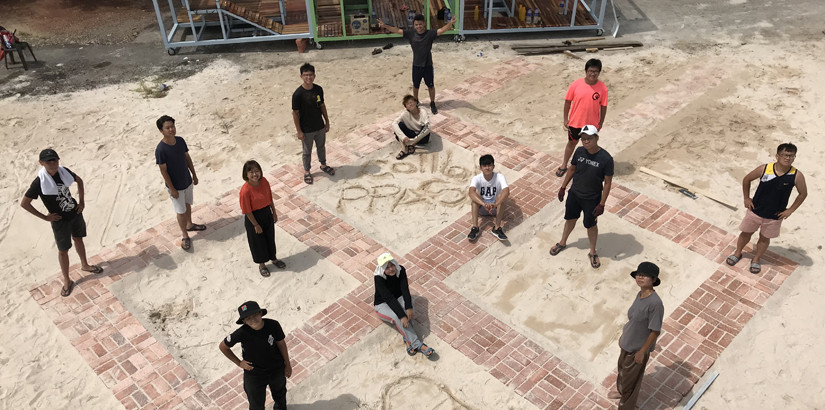 UCSI大学建筑系学生透过COLLAB平台与机兴海星基金会携手建设了社区图书馆，及麻坡文林望村的活动游乐场，关注草根社区的空间需求。