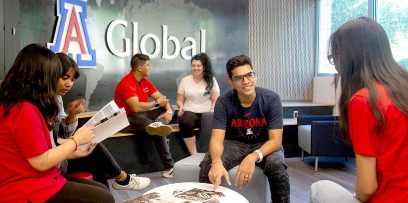 通过“全球校园”计划，学生无需出国也可在UCSI修读美国亚利桑那大学的课程。