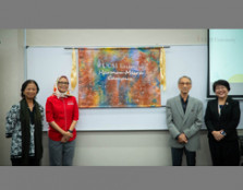 UCSI大学配合的“校园和谐友好周”，推介 “2022年蕉赖可持续发展目标日”。左起为大吉隆坡RCE主席诺莱妮、拿督希蒂哈米莎、丹斯里奥玛阿都拉，及陈慧如。